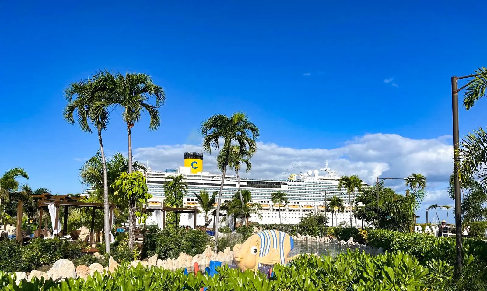 rb-karibik-kreuzfahrt-feb26-costa-von-weitem