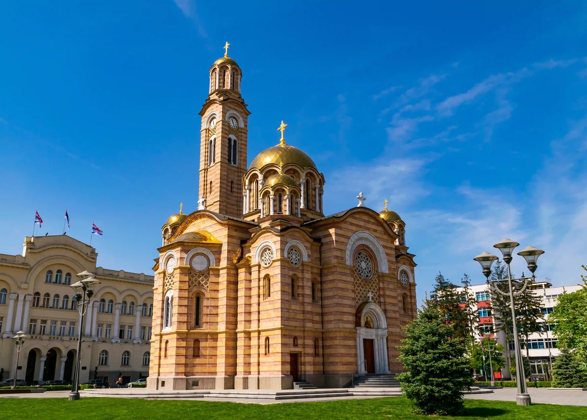 Christ-Erlöser-Kathedrale mit goldenen Kuppeln im Zentrum von Banja Luka.