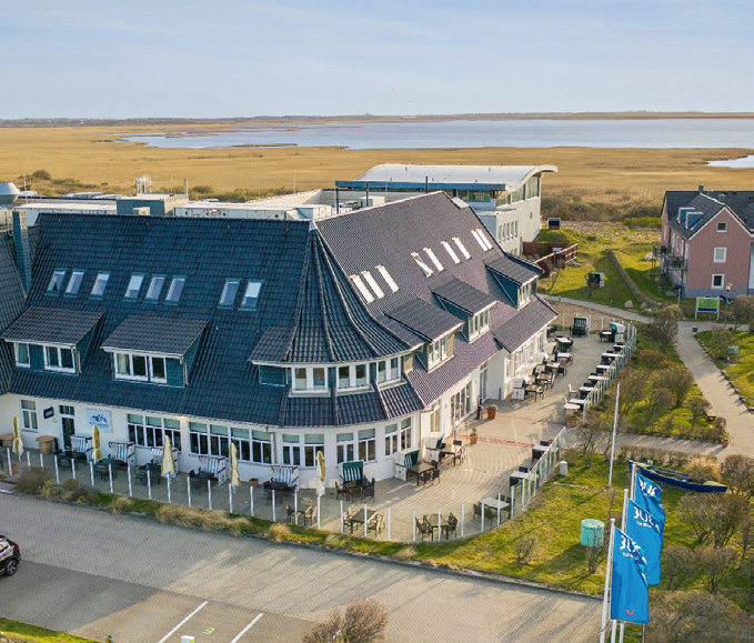 Hotel am Strand mit Blick auf Strand von Sylt