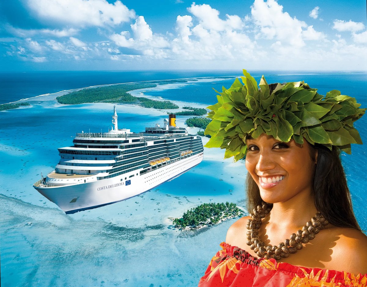 Grosses Kreuzfahrtschiff vor tropischen Inseln mit türkisem Wasser und Frau im Vordergrund