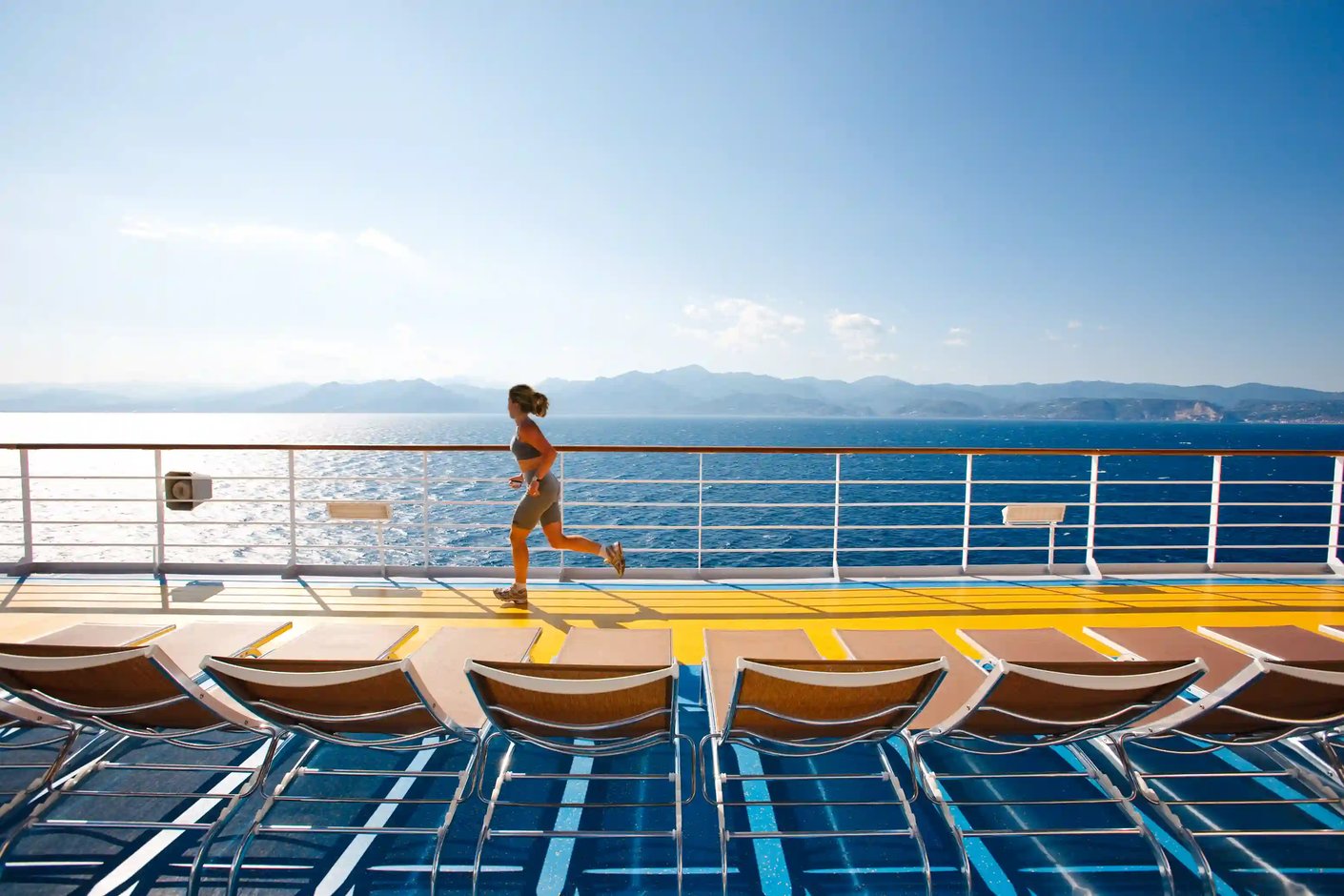 Joggingstrecke an Deck mit Meerblick