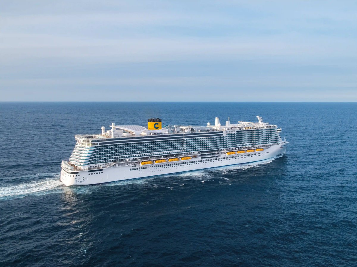 Kreuzfahrtschiff Costa Smeralda im Mittelmeer