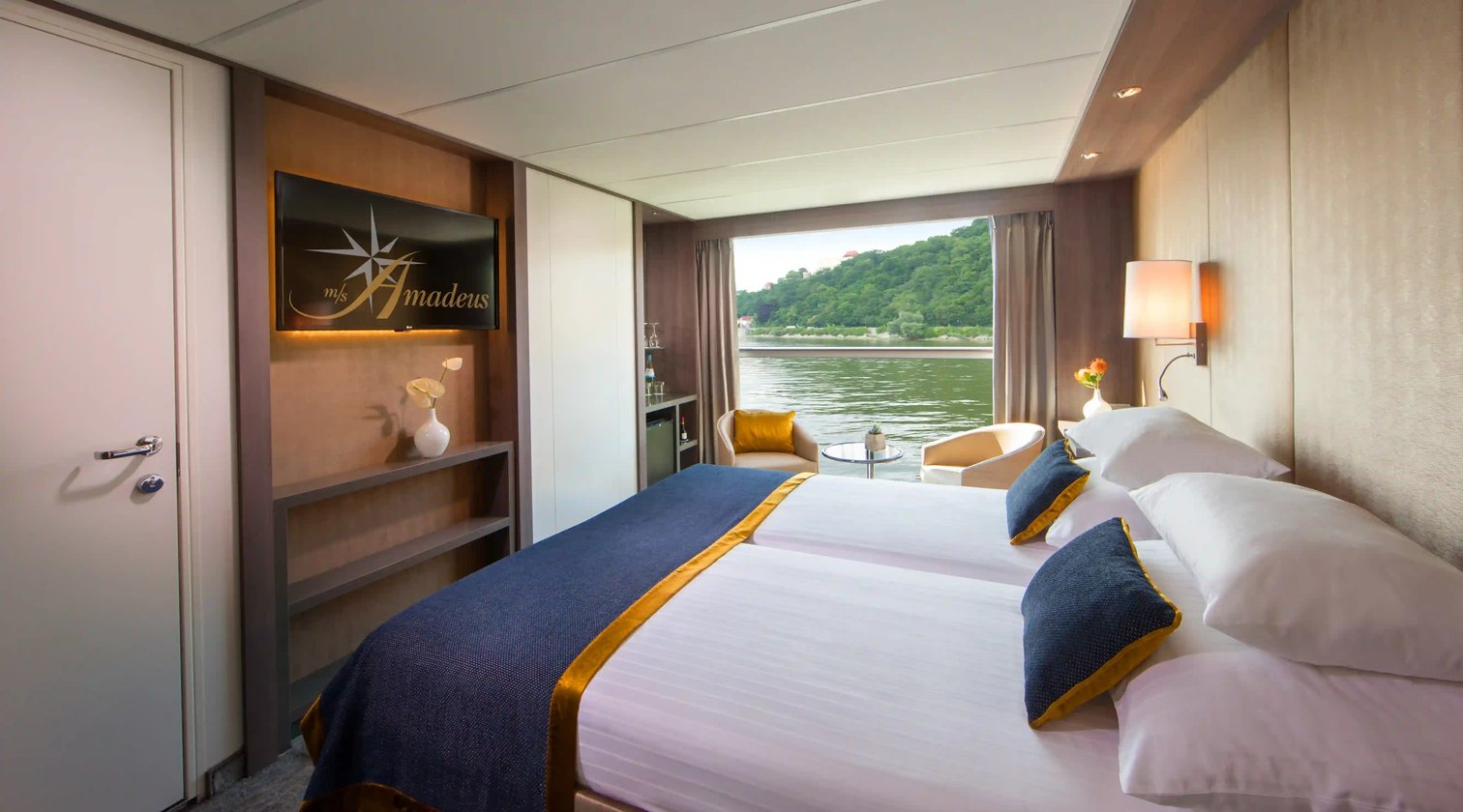 Cabine extérieure confortable sur les ponts Mozart et Strauss avec fenêtre panoramique.