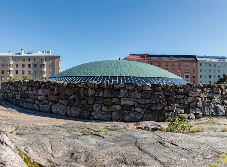 Kuppel der Felsenkirche Temppeliaukio in Helsinki.