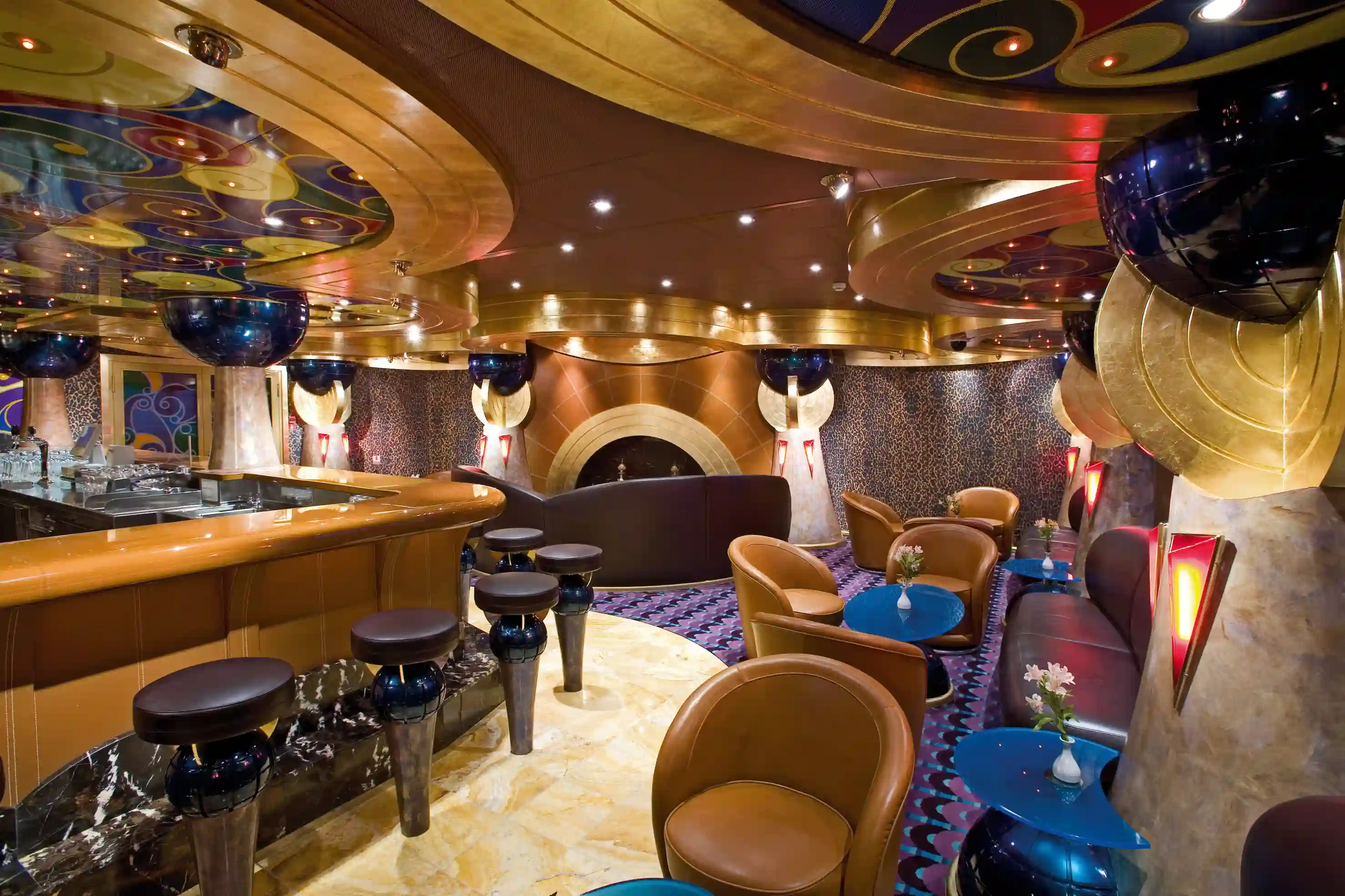 Lounge mit Sitzgruppen, Barbereich