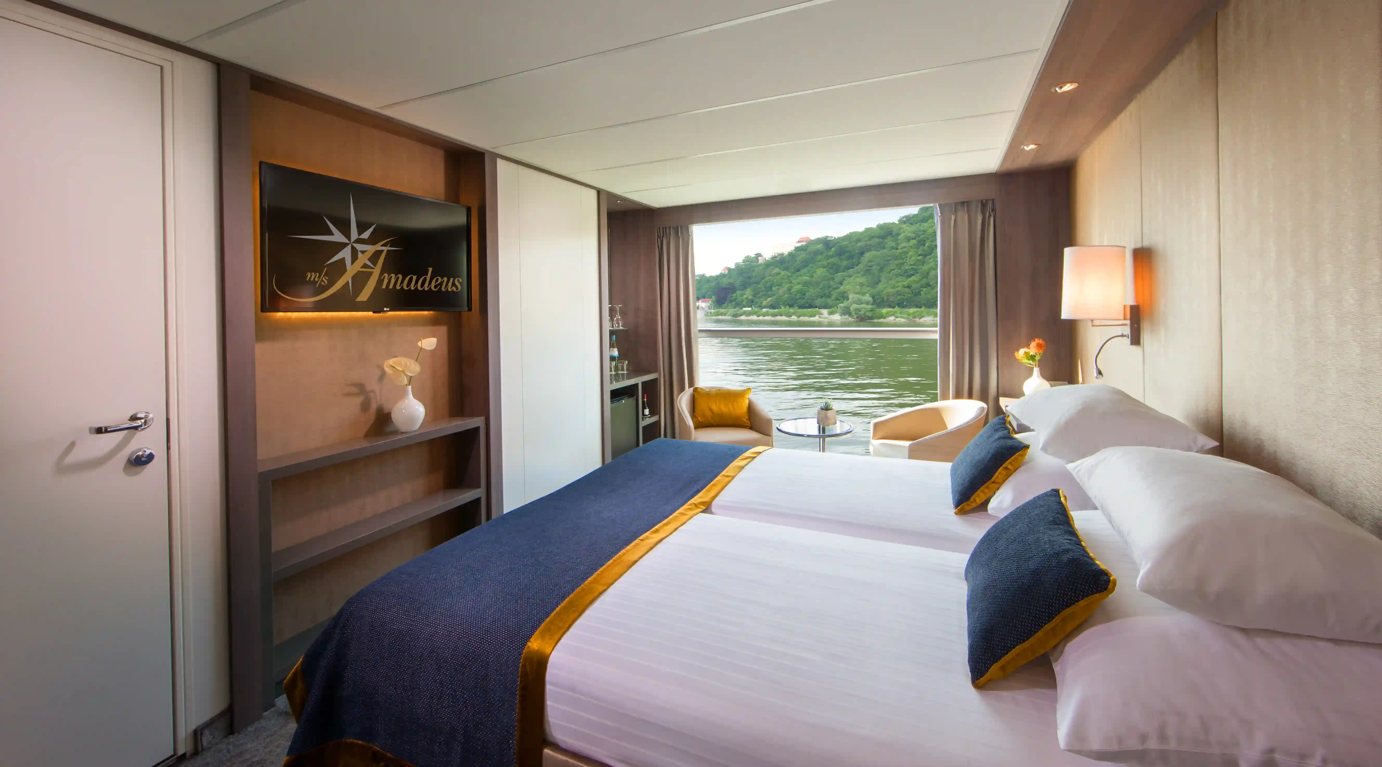 Cabine extérieure confortable sur les ponts Mozart et Strauss avec fenêtre panoramique.