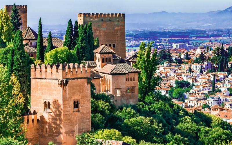 Alhambra in Granada_2_800x500